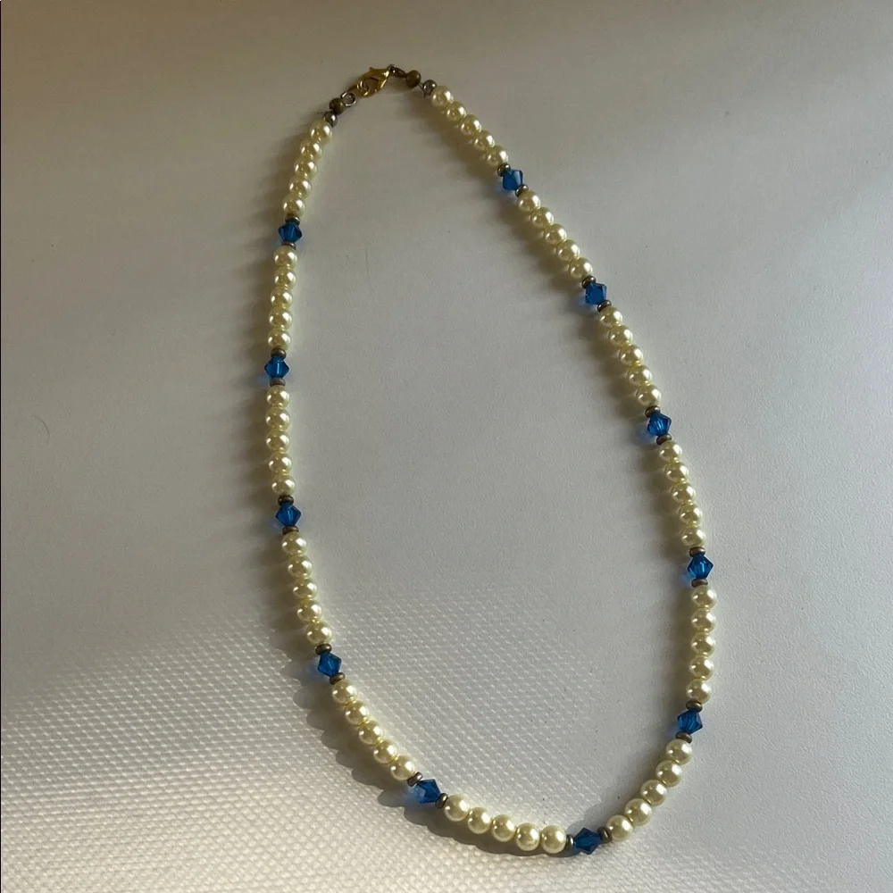 ~3 for $12~ Vintage Faux Pearl Necklace with Blue Accent Beads - Picture 3 of 3